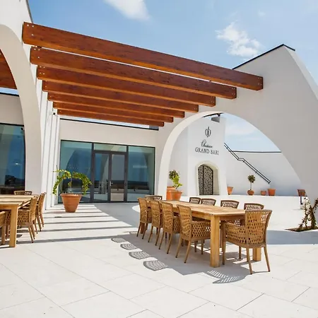 Chateau Grand Bari Hotell *