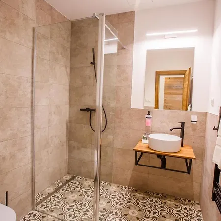 Chateau Grand Bari Hotell *